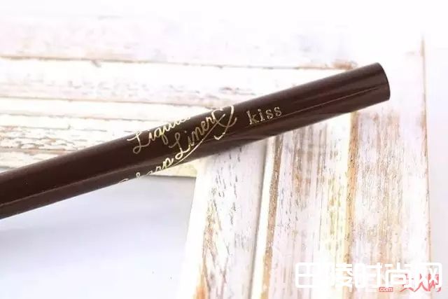 Kiss liquid sharp liner眼线液笔推荐_想要持久不脱妆的眼妆 你需要一只眼线液笔
