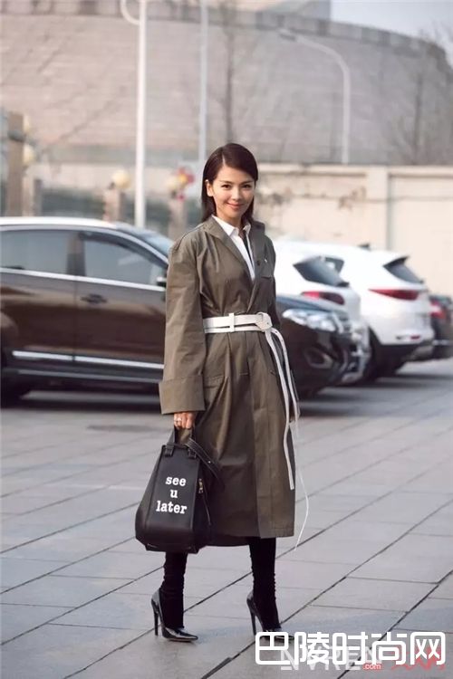 Hammock包包介绍_不是LV、CHANEL 街拍出镜率最高的包竟是它