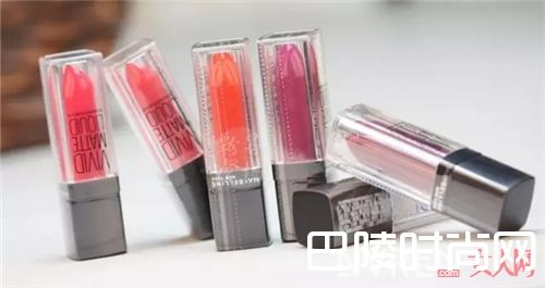 美宝莲唇膏推荐_想要撩拨春色 就从抹上一缕唇膏开始吧！