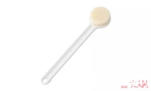 大胆露背有点美_又到了露肉的季节 这些技巧让你露得美