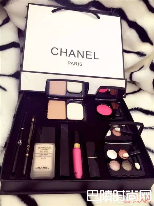 香奈儿彩妆介绍_你懂得如何“妆腔作势”吗 你不得不知的奢侈彩妆单品