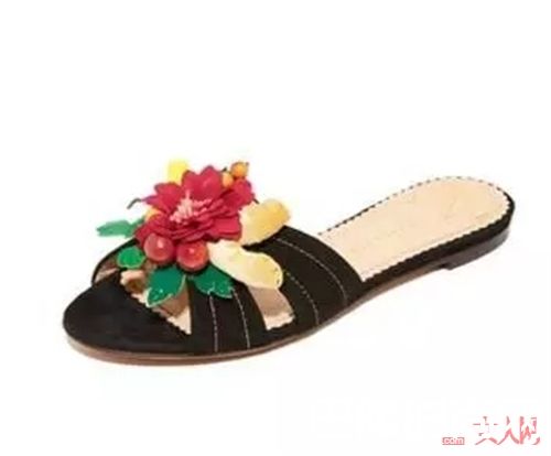 凉拖推荐_旅游必备 这些单品让你成为旅途中最美的风景