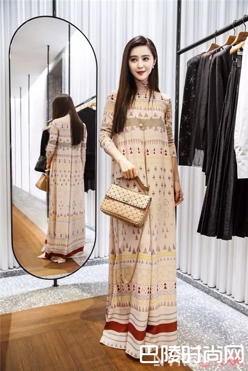 Valentino包包介绍_这8款潮人宠爱的It Bag 你准备入手了吗？