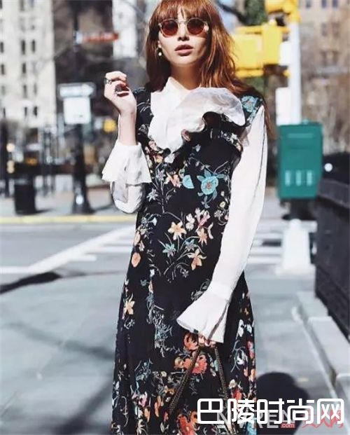 碎花长裙推荐_旅游必备 这些单品让你成为旅途中最美的风景