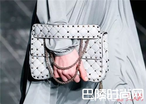 Valentino包包介绍_这8款潮人宠爱的It Bag 你准备入手了吗？