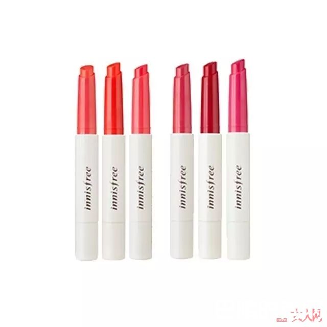 亮色唇妆画法_丢掉大地色告别沉闷，夏日的彩色妆容速Get！