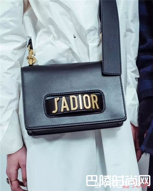DIOR包包介绍_这8款潮人宠爱的It Bag 你准备入手了吗?