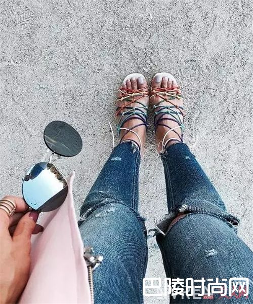 凉拖推荐_旅游必备 这些单品让你成为旅途中最美的风景