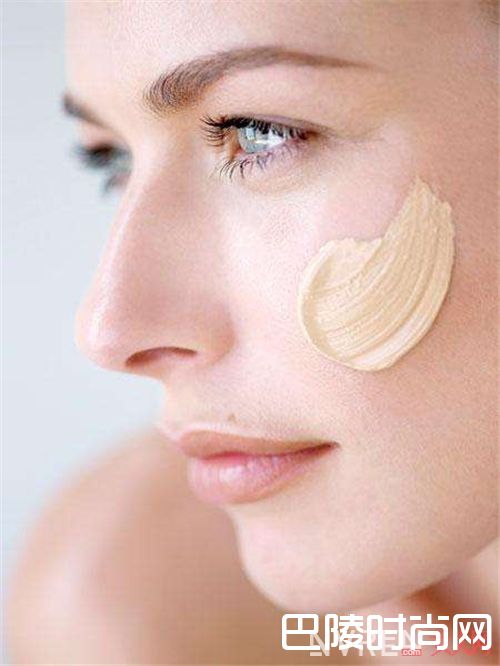 粉底液的选择_底妆用气垫BB还是粉底液？适合自己最重要！