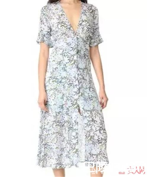 碎花长裙推荐_旅游必备 这些单品让你成为旅途中最美的风景
