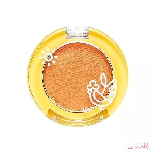 彩色眼影画法_丢掉大地色告别沉闷，夏日的彩色妆容速Get！