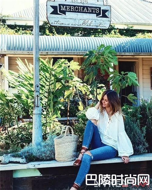 喇叭袖上衣推荐_旅游必备 这些单品让你成为旅途中最美的风景