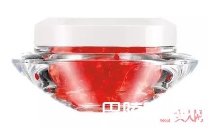 红血丝的保养建议_脸蛋容易泛红怎么办？敏感肌肤必看的去红血丝秘籍！