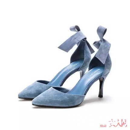 绑带细跟鞋推荐_这20双适合上班穿的高跟鞋，时髦又不累脚！