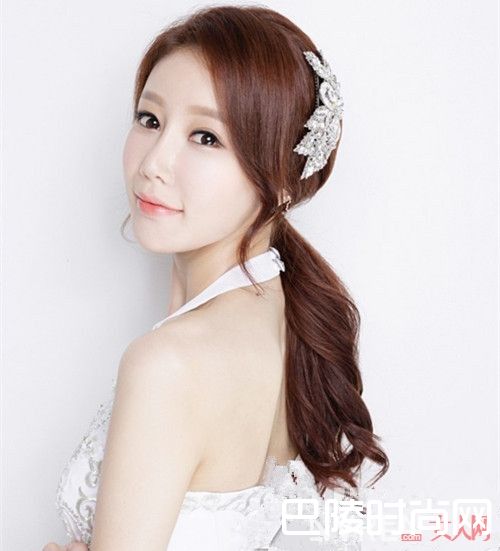 低马尾及其它_2017新款新娘发型 绝对让你艳压全场的美发