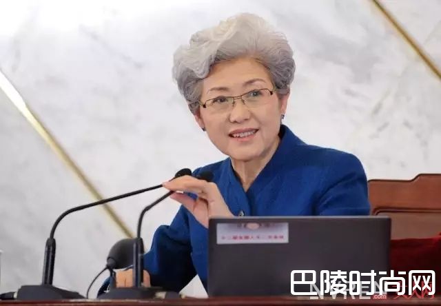 职场分场合穿衣_公务员、事业单位等体制内妹纸要怎么穿？看看这10条潜规则