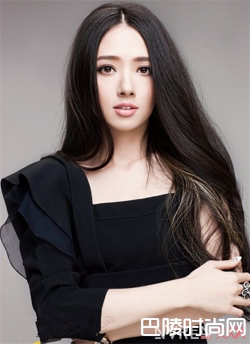 2017年流行的微卷长发发型吗_2017年流行哪些长发发型？这些款款都是女神大爱!