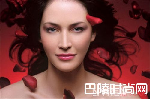 喷香水怎么使用正确方法_小众香水有哪些？10个高逼格小众香水品牌让你挥手告别“街香”!