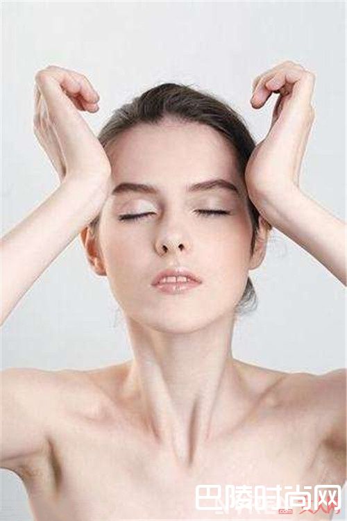 按压肌肤介绍_8个小技巧让你的护肤油发挥出你意想不到的功效