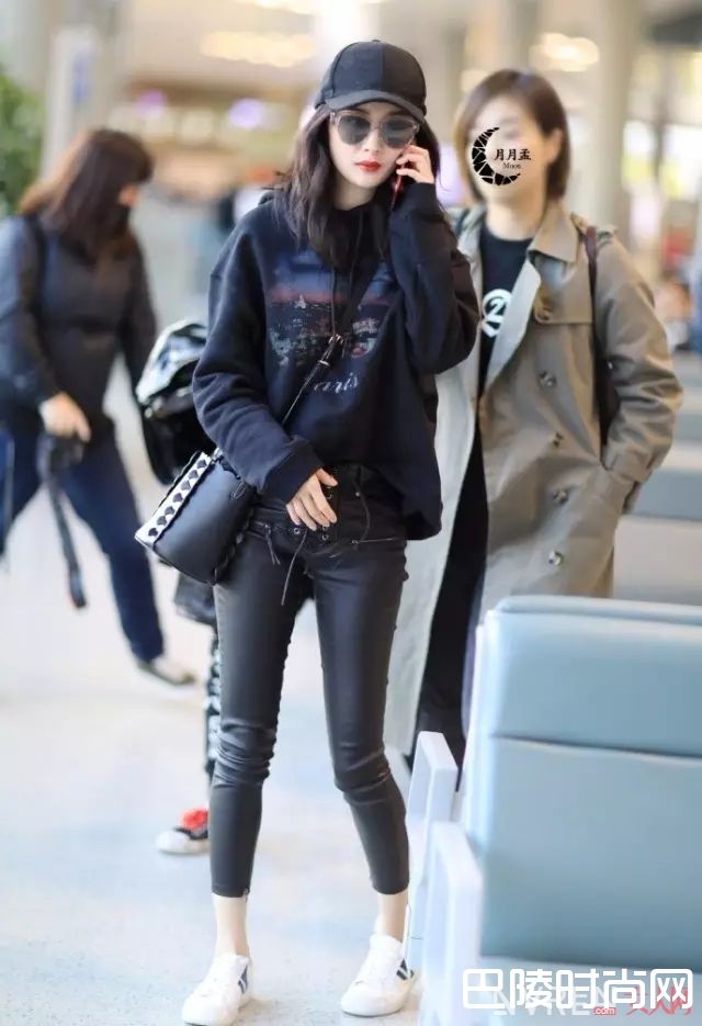 连帽衫配九分裤 _要舒适也要时尚？这个春天穿连帽衫就对了！