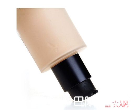 滴入粉底液介绍_8个小技巧让你的护肤油发挥出你意想不到的功效