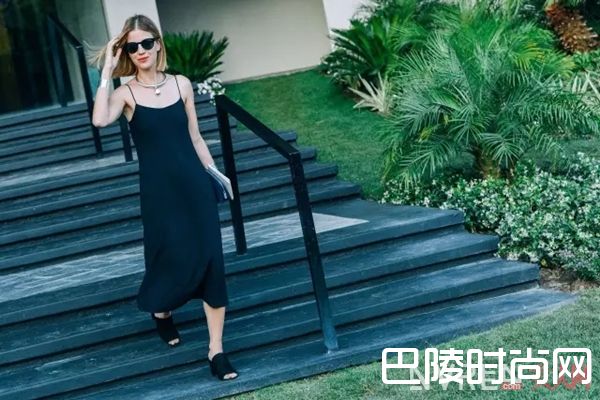 吊带裙单穿_没条吊带裙怎么过夏天，slip dress在各种场合都百搭