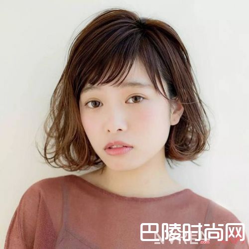 经典厚斜刘海适合什么脸型的女生_平刘海已留腻了吗？这10款刘海发型让你星味十足！