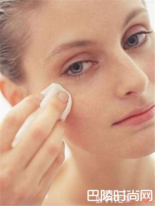 按压肌肤介绍_8个小技巧让你的护肤油发挥出你意想不到的功效