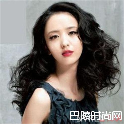 涂在发梢介绍_8个小技巧让你的护肤油发挥出你意想不到的功效