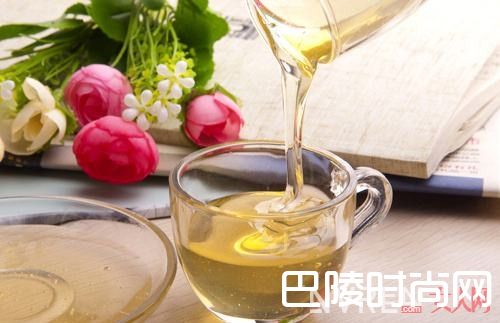 蜂蜜水介绍_睡前喝这6款饮品 保证你从此告别黑眼圈
