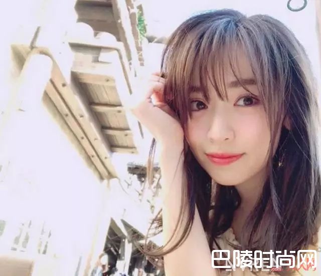 流行裸眼妆_跟着明星妆容变化，抓住5大美妆新趋势！