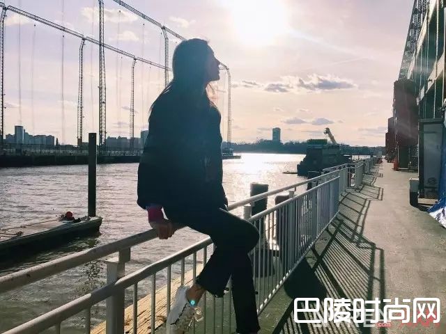 Tory Sport小白鞋_还买Puma的蝴蝶结？2017最新值得买的小白鞋在这里，杨幂、刘雯都穿过