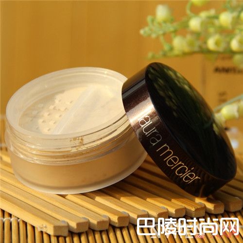 Laura Mercier散粉优点有哪些_天气热怎么定妆？去除油光满面靠哪些粉饼品牌定妆好？