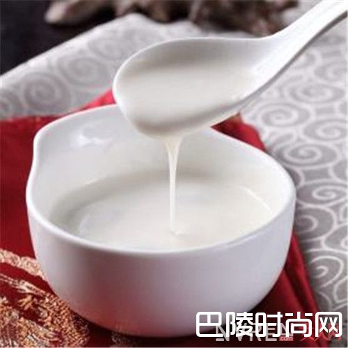 杏仁露介绍_睡前喝这6款饮品 保证你从此告别黑眼圈