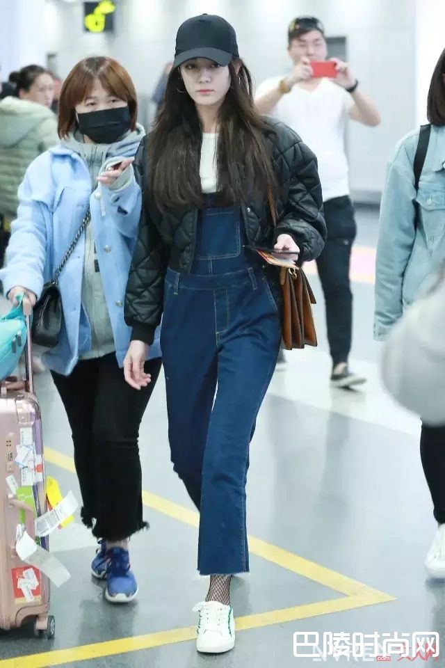 Tory Sport小白鞋_还买Puma的蝴蝶结？2017最新值得买的小白鞋在这里，杨幂、刘雯都穿过