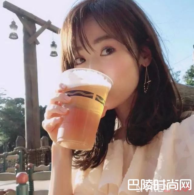 流行裸眼妆_跟着明星妆容变化，抓住5大美妆新趋势！