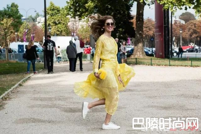 Saint Laurent小白鞋_还买Puma的蝴蝶结？2017最新值得买的小白鞋在这里，杨幂、刘雯都穿过