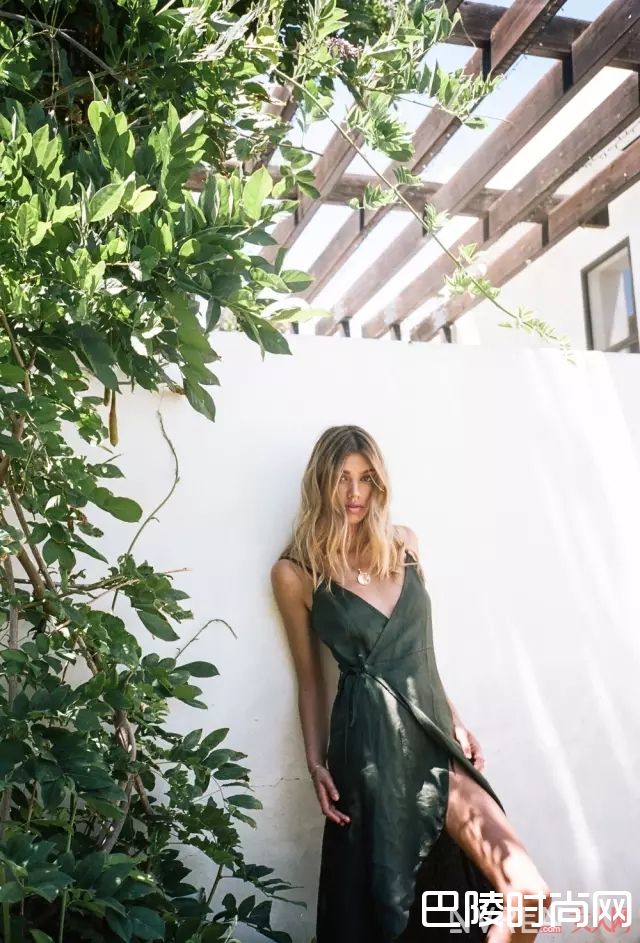 SIR The Label裹身裙_什么是wrap dress?裹身连衣裙？！它能让你高级性感起来！