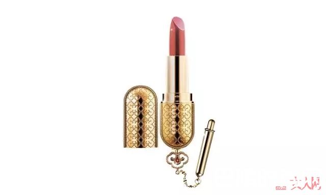 流行自然气质唇色_跟着明星妆容变化，抓住5大美妆新趋势！