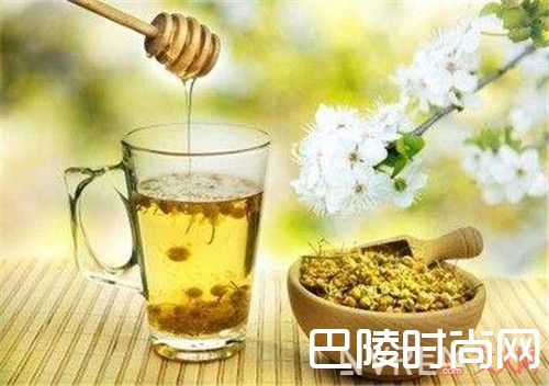 蜂蜜水介绍_睡前喝这6款饮品 保证你从此告别黑眼圈