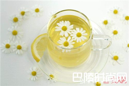 甘菊茶介绍_睡前喝这6款饮品 保证你从此告别黑眼圈