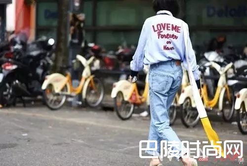 刺绣型牛仔搭配建议_如果你喜欢牛仔裤 那么这些品牌你不能错过