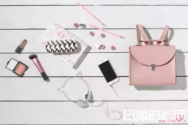 剑桥包双肩包_私藏小众平价双肩皮包分享，让你的包包实用和颜值齐飞