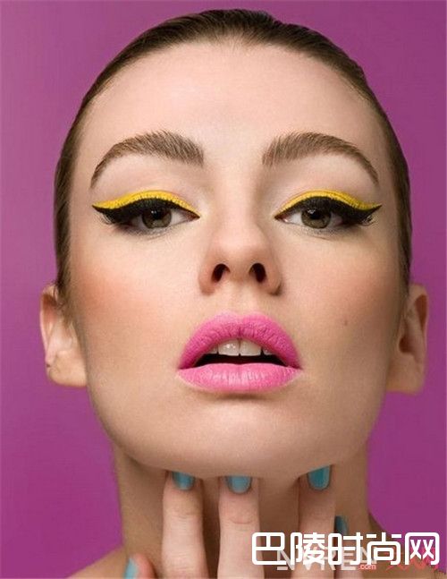 芭比布朗星耀防水眼线笔 简介_盘点持久力最强的“实力派”眼线笔：超好用不晕染