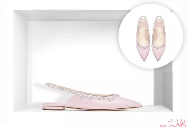 粉嫩的夏季鞋子_各品牌新款包包少女心爆棚 让这个夏天年轻十岁