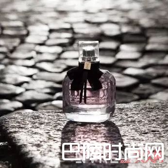 YSL反转巴黎香水_盘点2017年十大美貌诱人新香味儿