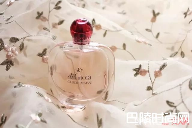 阿玛尼愉悦天空香水_盘点2017年十大美貌诱人新香味儿