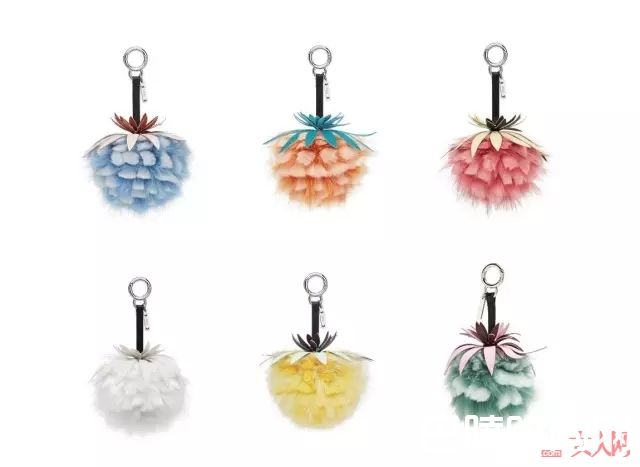 Fendi Kan I包包_各品牌新款包包少女心爆棚 让这个夏天年轻十岁