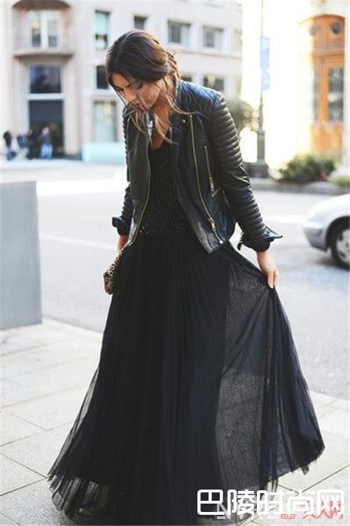 黑色皮夹克搭配什么好_女生衣橱中最重要的10件必备单品是什么?