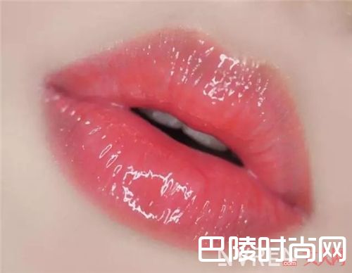 CHANEL口红推荐_今年春夏最火的8只口红 颜色都帮你挑好了！